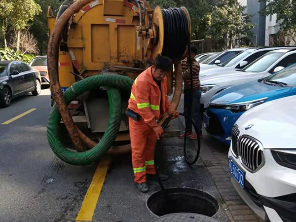 梅列排污管道清淤